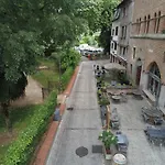 Coeur Historique Appartement T3 Dans Batisse Xveme